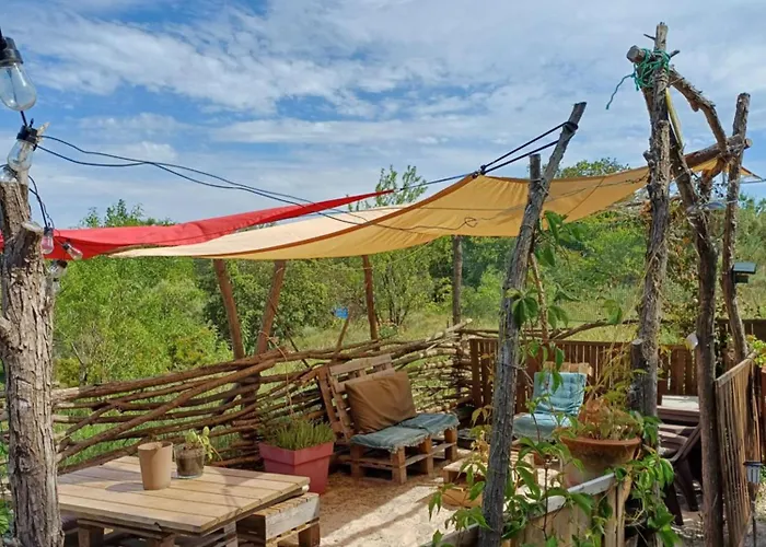 Tentes Sur Aire Privee En Pleine Nature Lüks kamp alanı